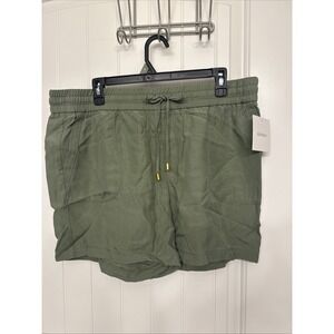 Woman's Ellen Tracy Dill Colored Shorts Size Large NWT MSRP$69.50